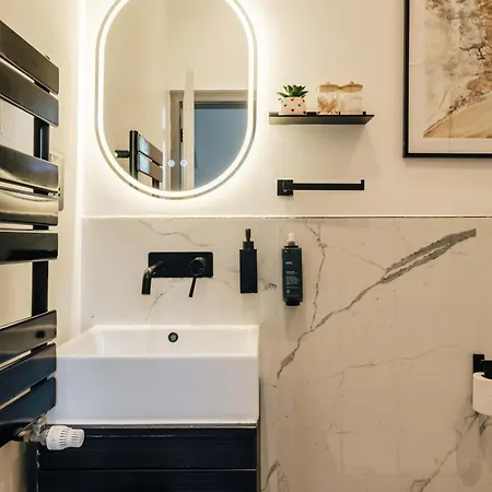 Cosy And Modern Duplex In The Heart Of Earls Court Holiday home