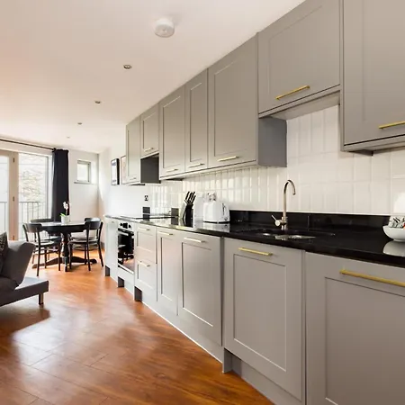 Apartman Sunshine In My Mood - 2 Bedroom Flat In Battersea