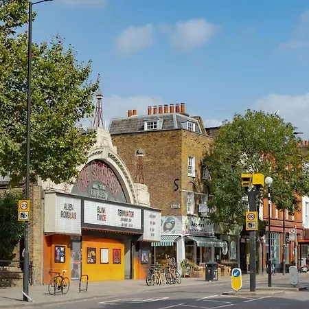 1 Bedroom Barnsbury Sanctuary *