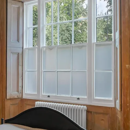 Apartment 1 Bedroom Barnsbury Sanctuary London