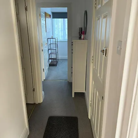 2 Bedroom Cosy Flat *