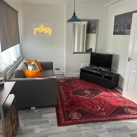 2 Bedroom Cosy Flat Apartment