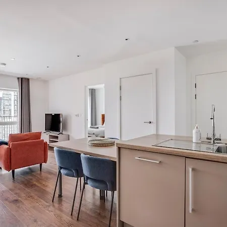 Modern, Spacious 2bed, 2bath In Apartamento Barking (Greater London)