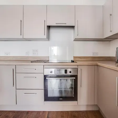 Modern, Spacious 2bed, 2bath In