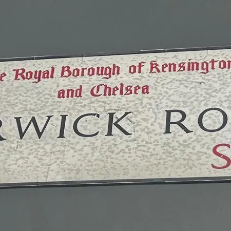 Warwick Road Hotel