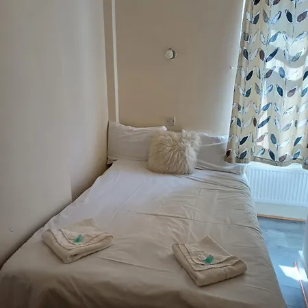 Warwick Road Hotel London