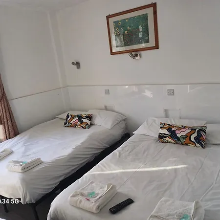 Hotel Warwick Road London