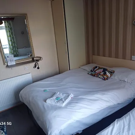 Hotel Warwick Road 2*