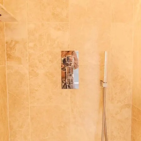 Luxury Newly Refurbished Chelsea Garden Flat Apartment *