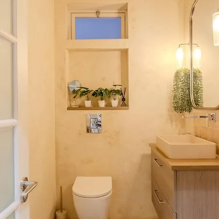 Luxury Newly Refurbished Chelsea Garden Flat Apartment London