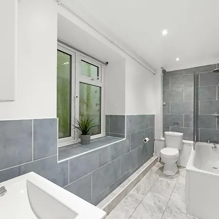 Cosy Split-level 3br Flat In Crystal Palace London
