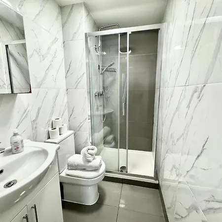 Beautiful Family Marble Arch Apartment