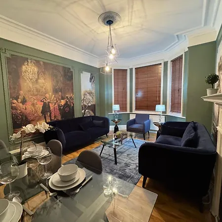 Beautiful Family Marble Arch Apartment