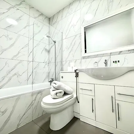 Beautiful Family Marble Arch Apartment *