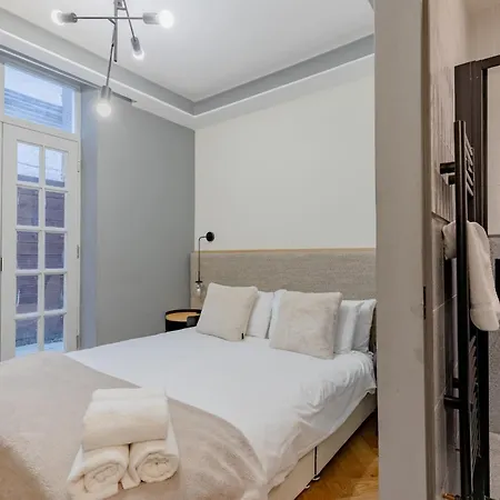 Sleek And Brilliantly Located Flat Earls Court *