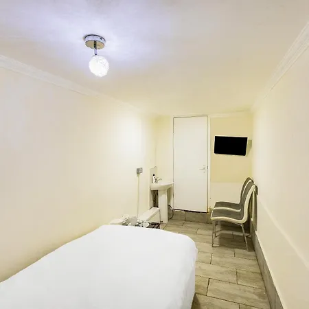 Old Oak Tree Inn 2*