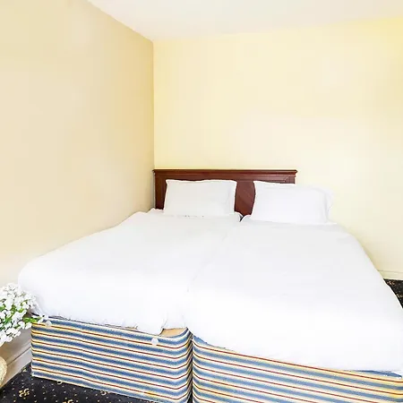 Hotel Old Oak Tree Hounslow