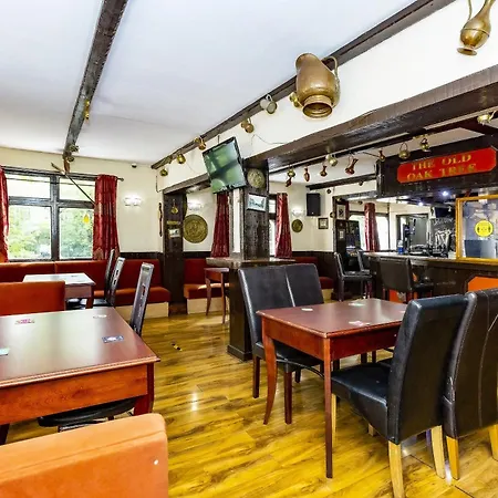 Old Oak Tree Inn Хаунслоу