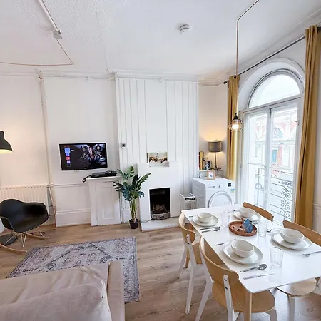 Chic 2-bedroom Flat In Farringdon Barbican Centre Holiday home *