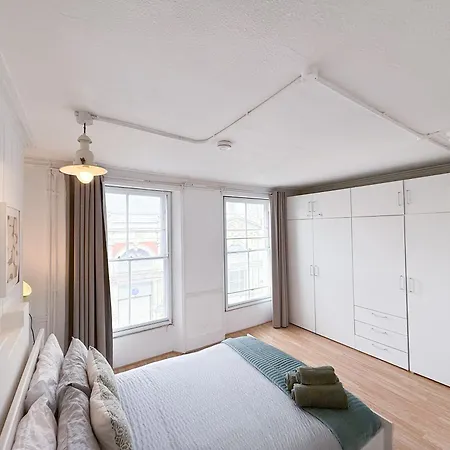 Chic 2-bedroom Flat In Farringdon Barbican Centre Holiday home *
