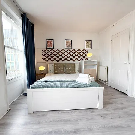 Chic 2-bedroom Flat In Farringdon Barbican Centre
