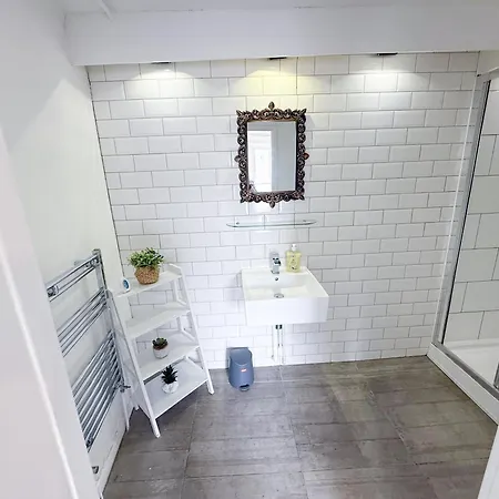 Chic 2-bedroom Flat In Farringdon Barbican Centre London