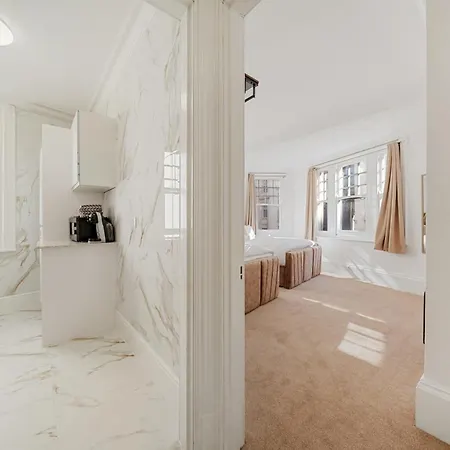 Apartment Prime Soho 3-bedroom Steps From Piccadilly And Chinatown 3gh