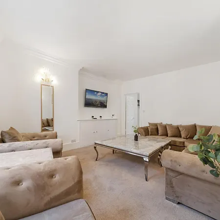 Prime Soho 3-bedroom Steps From Piccadilly And Chinatown 3gh Apartment *