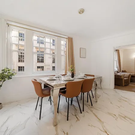 Prime Soho 3-bedroom Steps From Piccadilly And Chinatown 3gh *