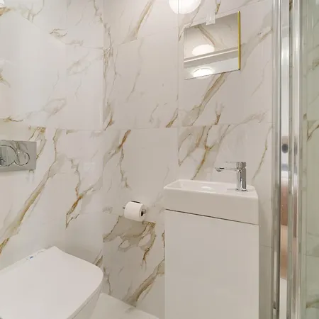Apartment Prime Soho 3-bedroom Steps From Piccadilly And Chinatown 3gh