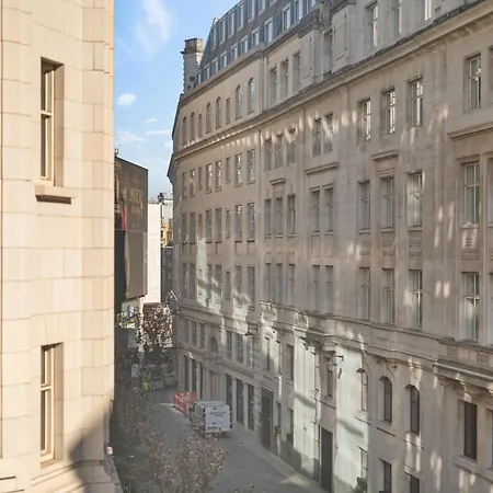 Prime Soho 3-bedroom Steps From Piccadilly And Chinatown 3gh * London