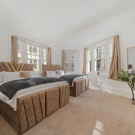 Apartment Prime Soho 3-bedroom Steps From Piccadilly And Chinatown 3gh London
