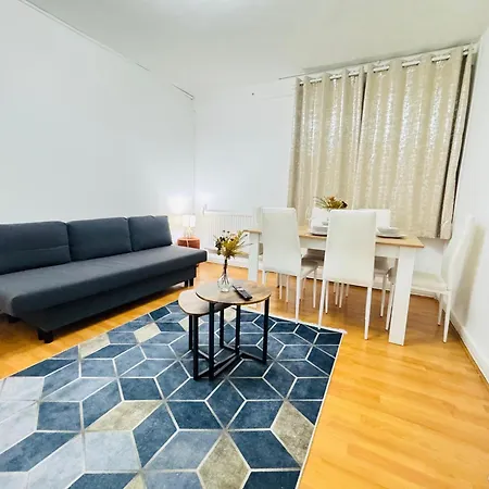 Apartment Two Bedroom In Paddington