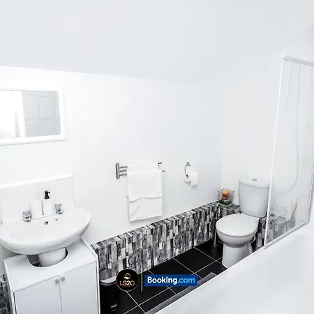 Cosy 2 Bedroom By Ls2g Short Lets & Serviced Greater דירה *