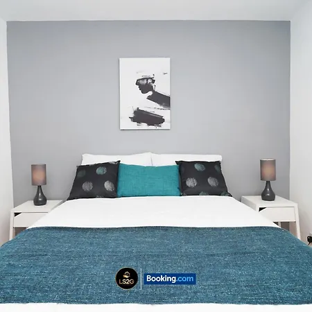 Cosy 2 Bedroom By Ls2g Short Lets & Serviced Greater דירה