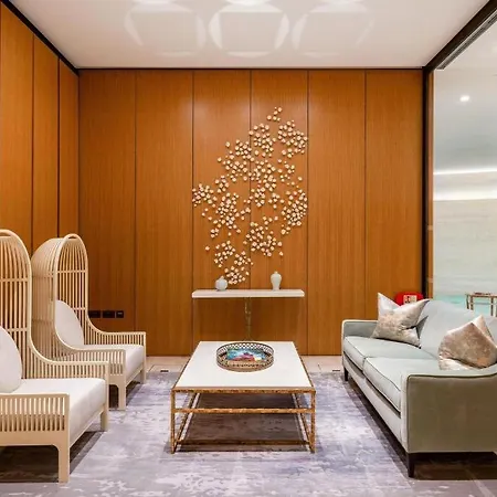 Luxury Flat With Access To Pool, And Gym Apartment *