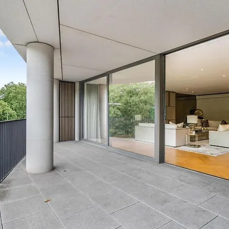 Luxury Flat With Access To Pool, And Gym Apartment