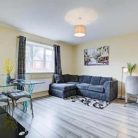 Spacious 2 Bed South London
