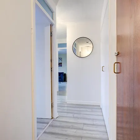 Spacious 2 Bed South London Apartment *