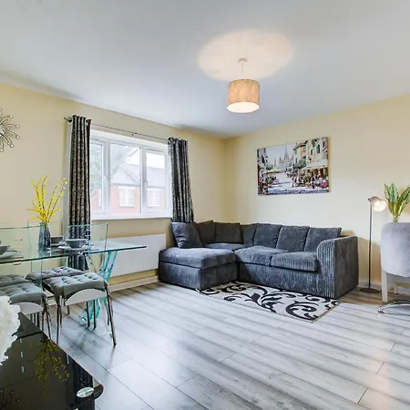 Spacious 2 Bed South London Apartment *