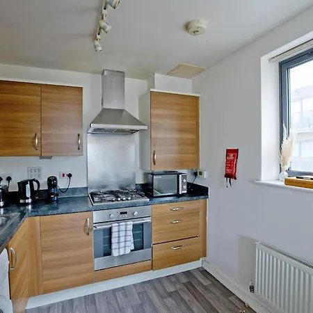 Luxury Flat - Lakeside View In London Apartment Abbey Wood