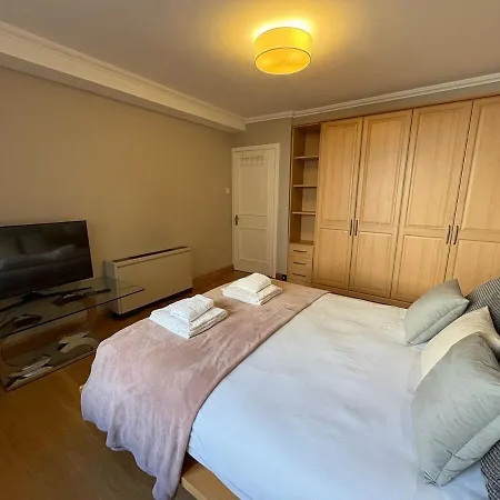 Estatesmen Mayfair Curzon Street Apartment *