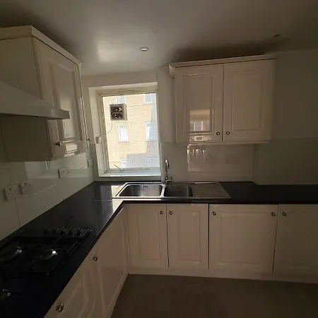 Estatesmen Mayfair Curzon Street Apartment *