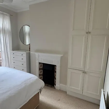 Private One Bedroom & Garden *