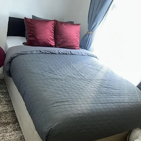 Spacious 2b Zone 2 Sleeps 4 F5 Apartment London