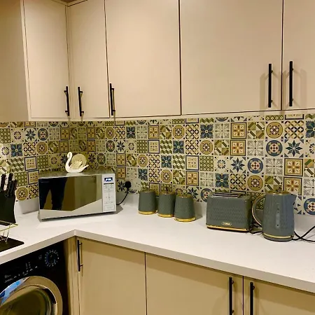 Stunning Double With Own Bathroom Guest house *