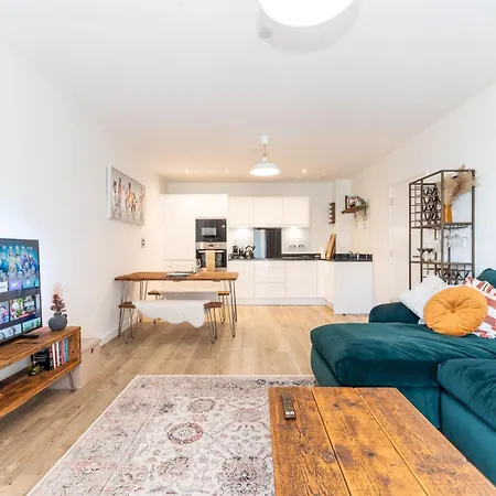 Apartment Pass The Keys Stylish Flat Near Charlton Station *