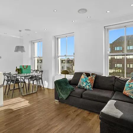Apartment Bright & Airy Flat With Stunning Rooftop Views