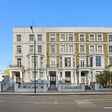 Apartment Bright & Airy Flat With Stunning Rooftop Views London