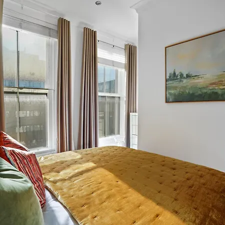 Apartment Bright & Airy Flat With Stunning Rooftop Views